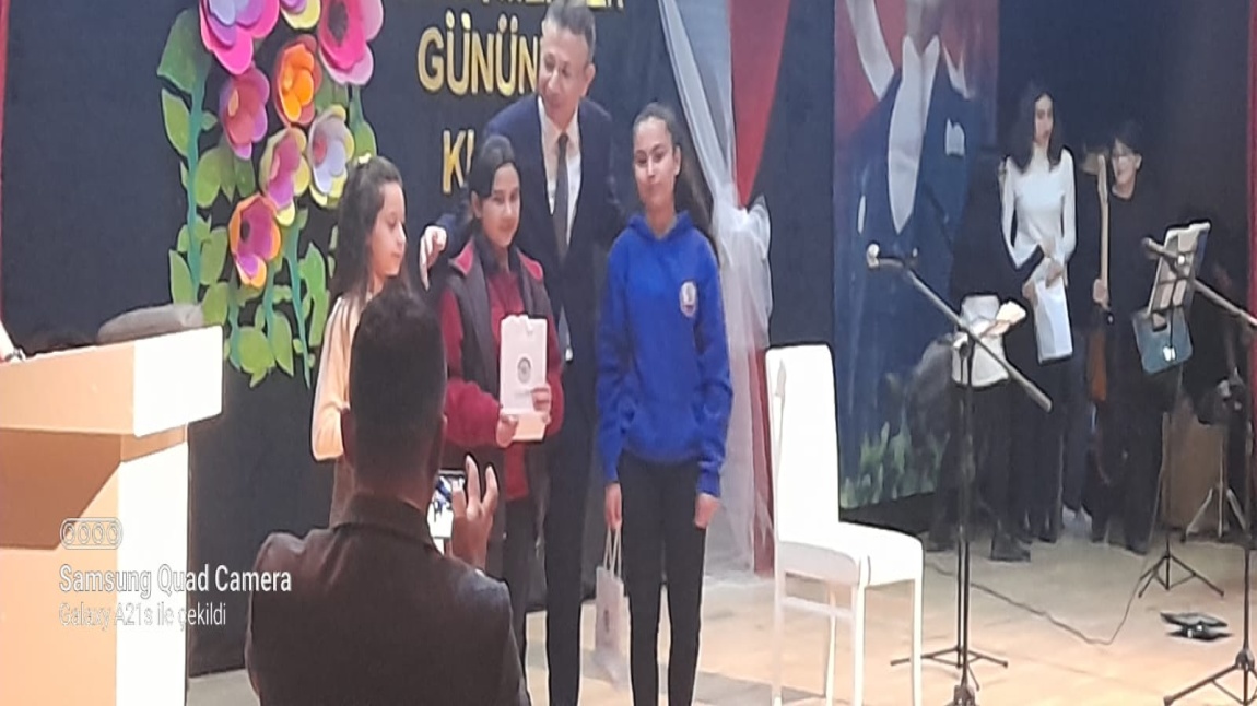 Öğrencimiz Hira Naz AVŞAR Öğretmenler günü kompozisyon yarışmasında ilçe birincisi oldu.